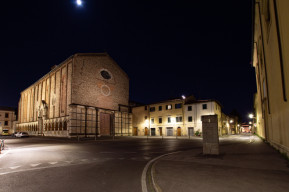 Piazza San Domenico Prato vista notturna
