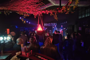 Foto a colori del locale Monsters A-Live Club