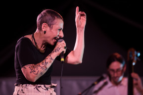 Anna Maria Castelli durante un'esibizione