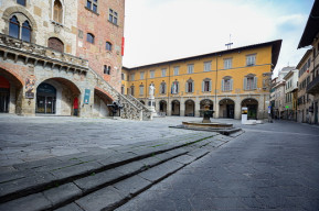 In piazza aspettando l’otto marzo